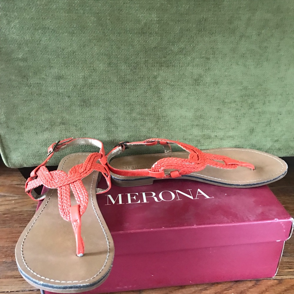 Sandal